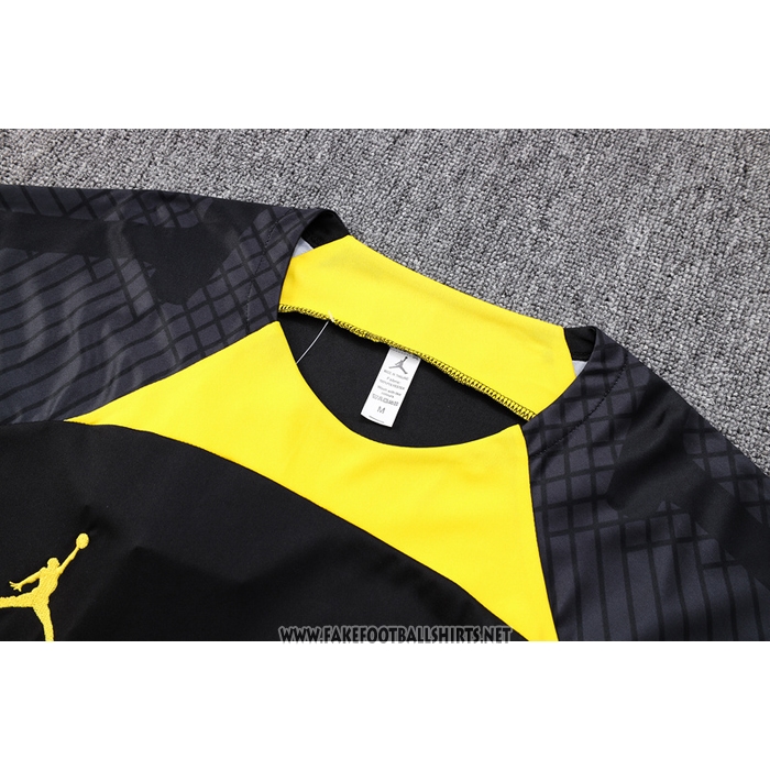 Tracksuit
 Paris Saint-Germain Jordan Short Sleeve
 2023-2024 Black
 - Shorts
